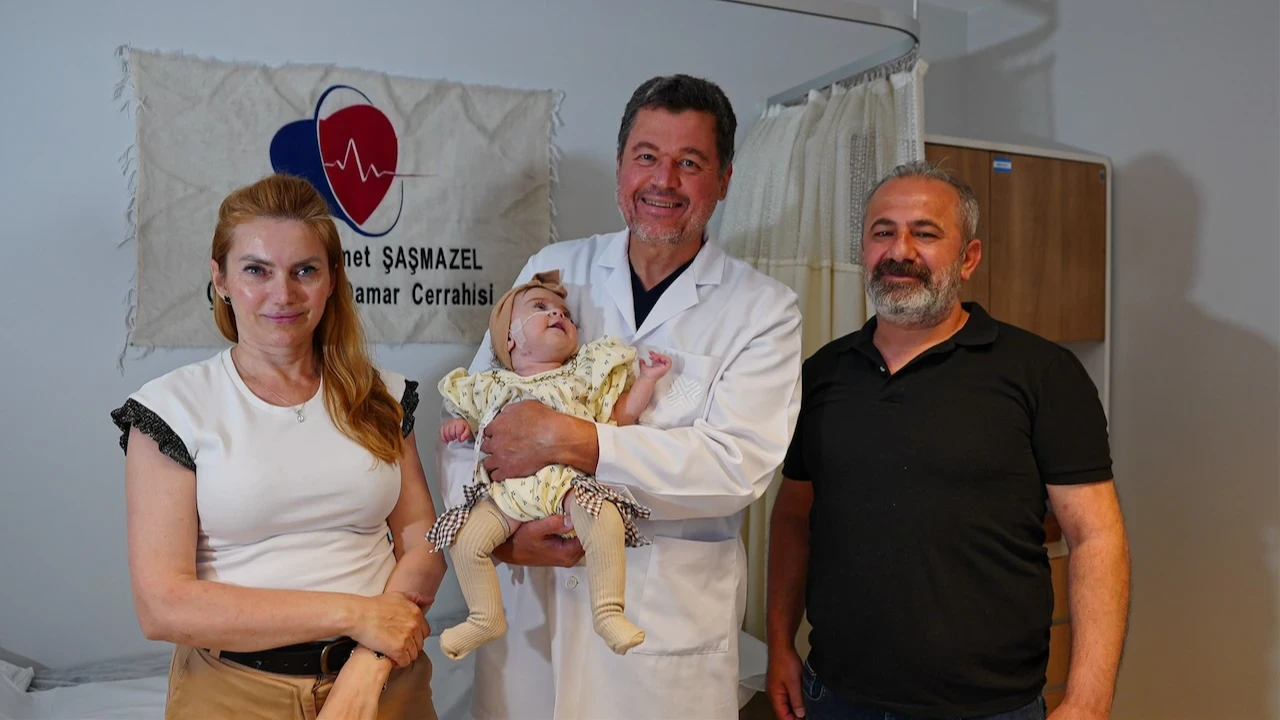 Medipol’de yaşam serüveni! Anne karnında teşhis edildi, 4 ameliyatla hayata tutundu