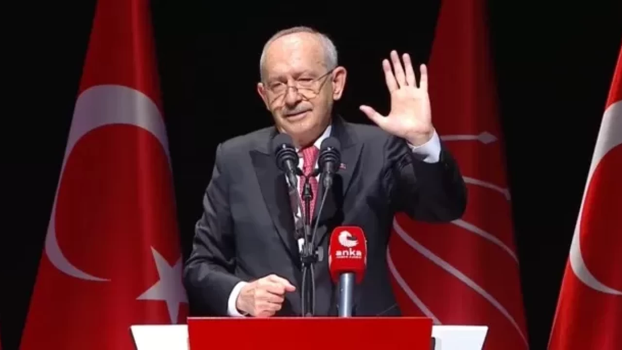 CHP’de gece yarısı operasyonu: Kılıçdaroğlu son hamlesini yaptı, isimleri tabeladan kazındı!