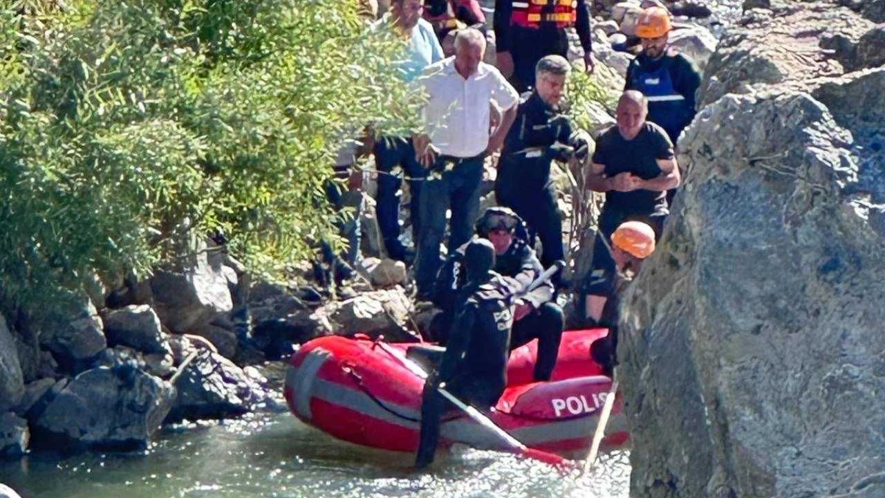 Dereye kardeşleri ile giren 12 yaşındaki Aziz'den acı haber geldi! Her şey babanın gözleri önünde yaşandı...