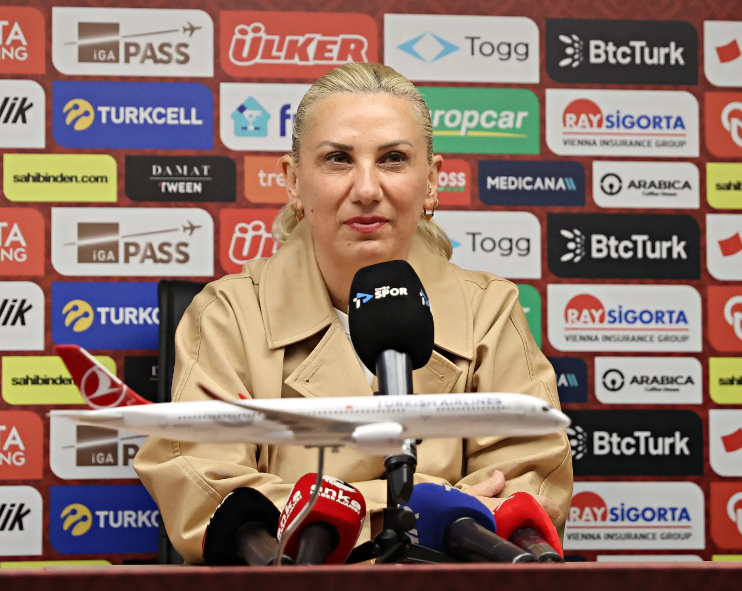 Necla Güngör Kıragası: Bu oyuncularla gurur duyuyorum