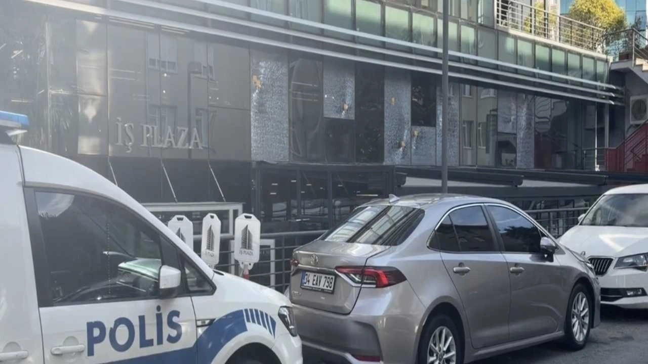 İş merkezine silahla saldıran şüpheliler motosikletle kaçtı!