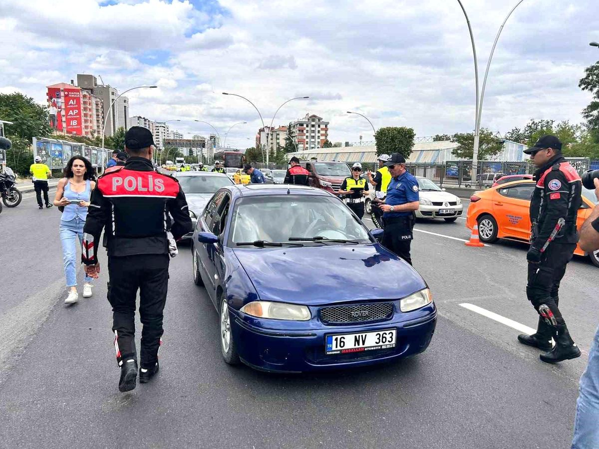 Ankara'da NATO Zirvesi kapsamında asayiş ve trafik denetimi gerçekleştirildi