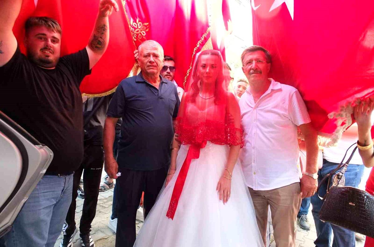Balıkesir'de asırlık düğün geleneği devam ediyor