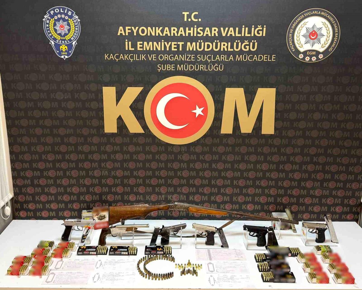 Afyonkarahisar'da tefeci operasyonu: 5 gözaltı