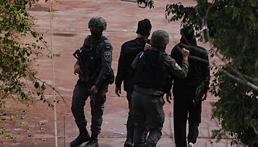 İsrail ordusu Batı Şeria'da biri akademisyen 10 Filistinliyi gözaltına aldı