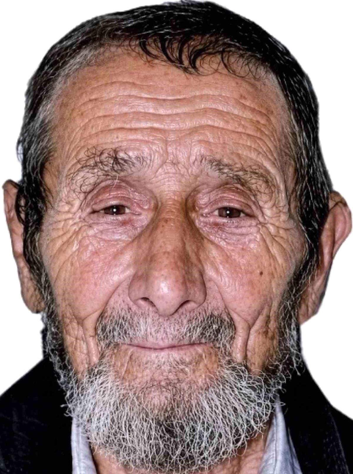 Kestiği ağacın altında kalan yaşlı adam hayatını kaybetti