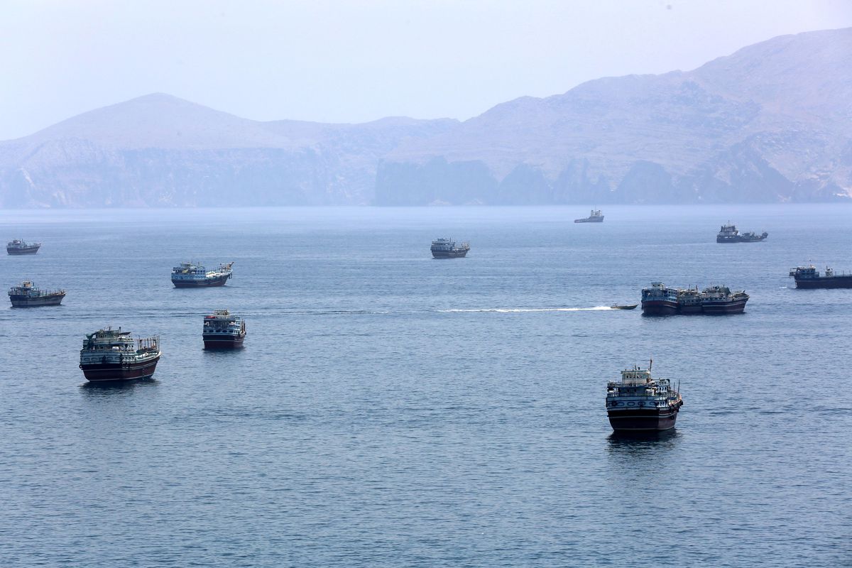 Çin Dışişleri Bakanı: Hürmüz Boğazı'nda Olağan Deniz Trafiği Bir An Önce Sağlanmalı