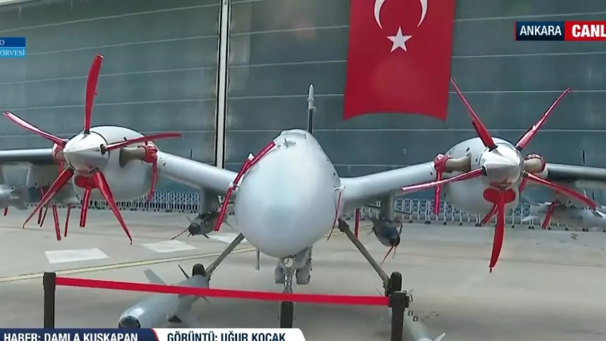Türk savunma sanayisi NATO Zirvesi'nde görücüye çıktı! Milli hava araçlarından gövde gösterisi