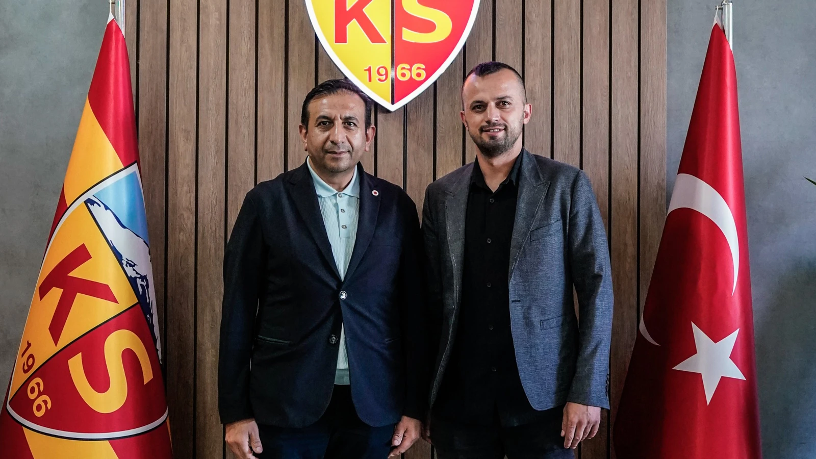 Kayserispor, İlhan Parlak'ı göreve getirdi