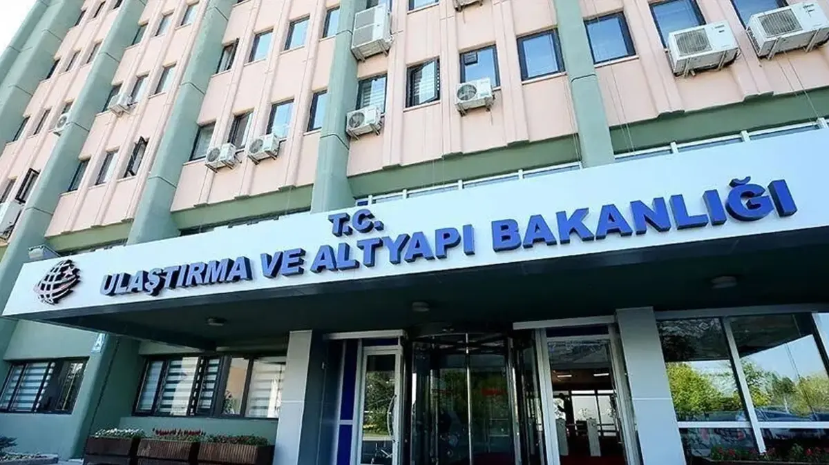 Ulaştırma ve Altyapı Bakanlığı Bakan Yardımcılığına Ahmet Hamdi Atalay atandı