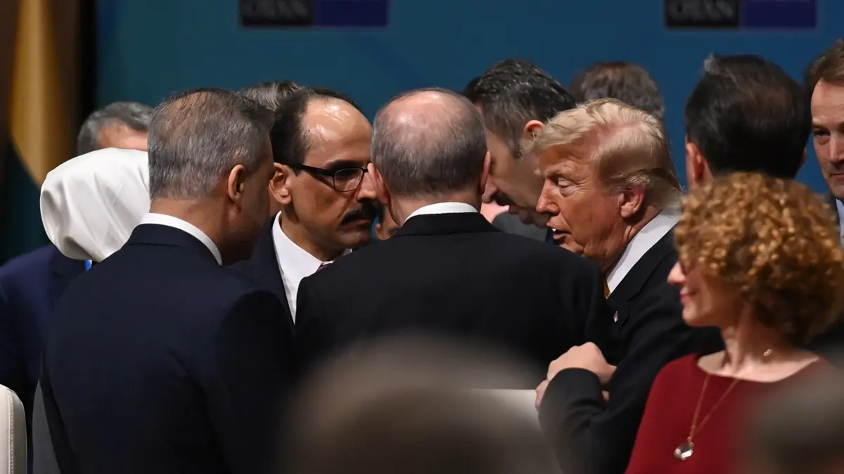 NATO'nun en çok konuşulan karesi! Ayaküstü zirvenin şifresi İran mı"