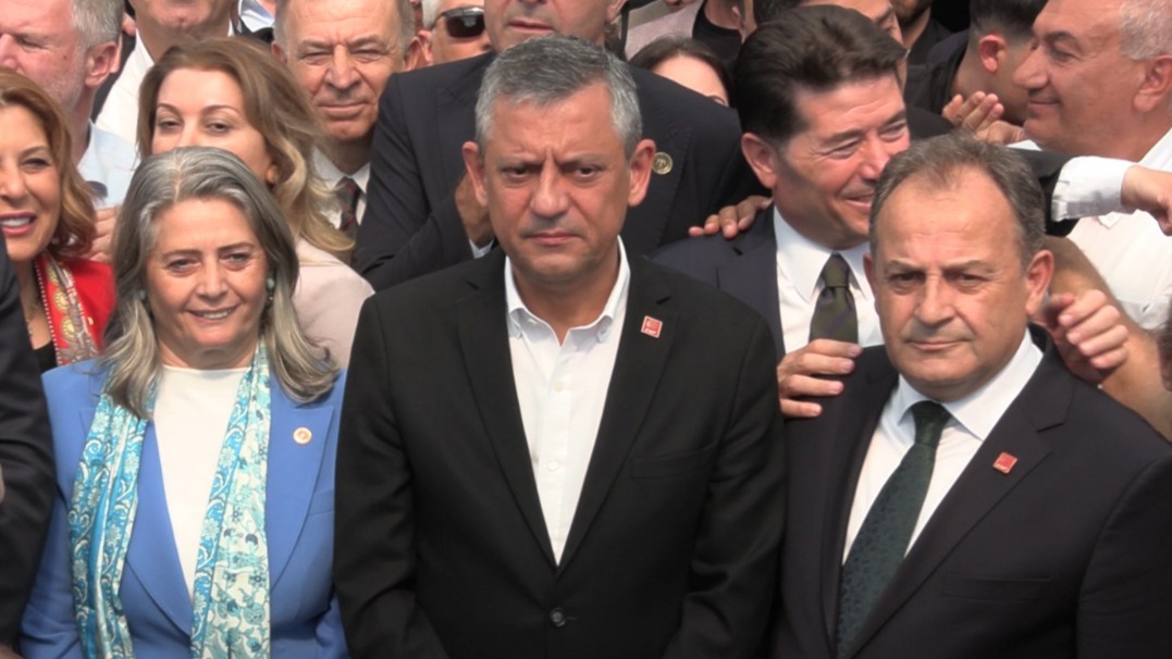 Hafta sonu üç şehirde sandık başına gidilecek: Özgür Özel'den yerel ara seçim turu