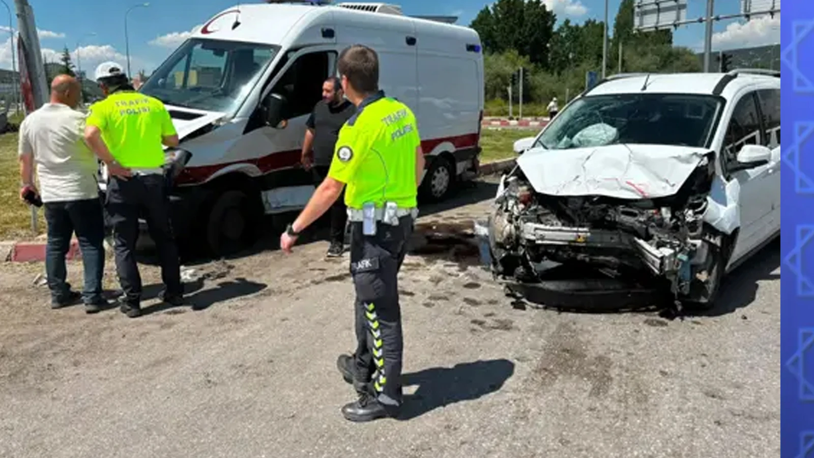 Kütahya'da ambulans hafif ticari araçla çarpıştı: Çok sayıda yaralı var