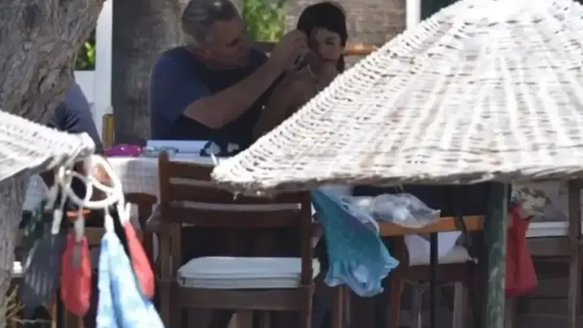 Ersun Yanal ailesiyle Bodrum keyfinde!