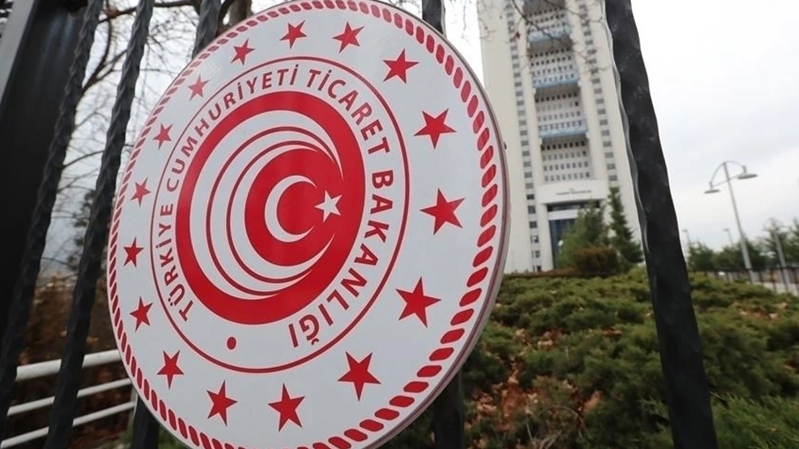 Ticaret Bakanlığından vize aracılık şirketlerinin reklamlarına "durdurma" cezası