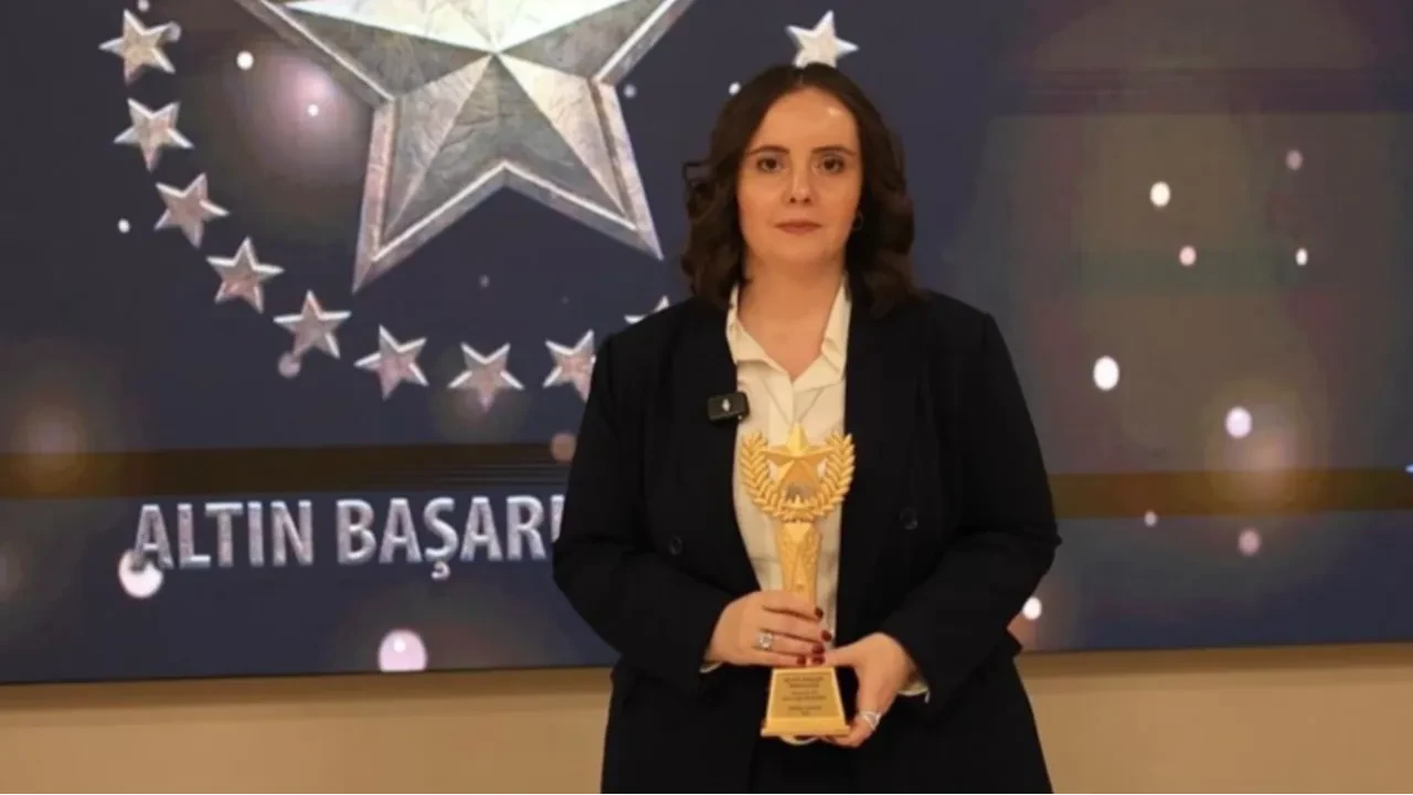İHA muhabiri Zöhre Alagöz, 'Yılın En İyi Savunma Muhabiri' ödülünü aldı