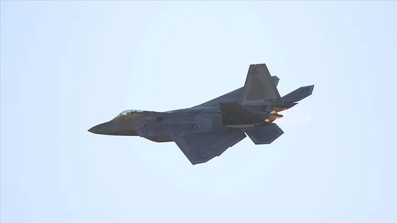 ABD'nin F-22 hayalet savaş uçakları İsrail'den ayrıldı