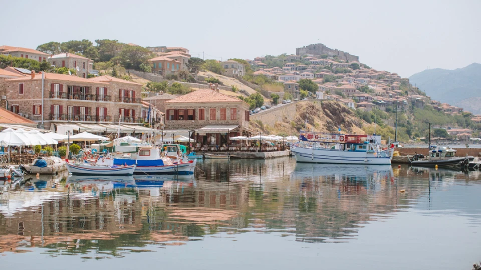 Türkiye'den Yunan adalarına feribot ve kapıda vize