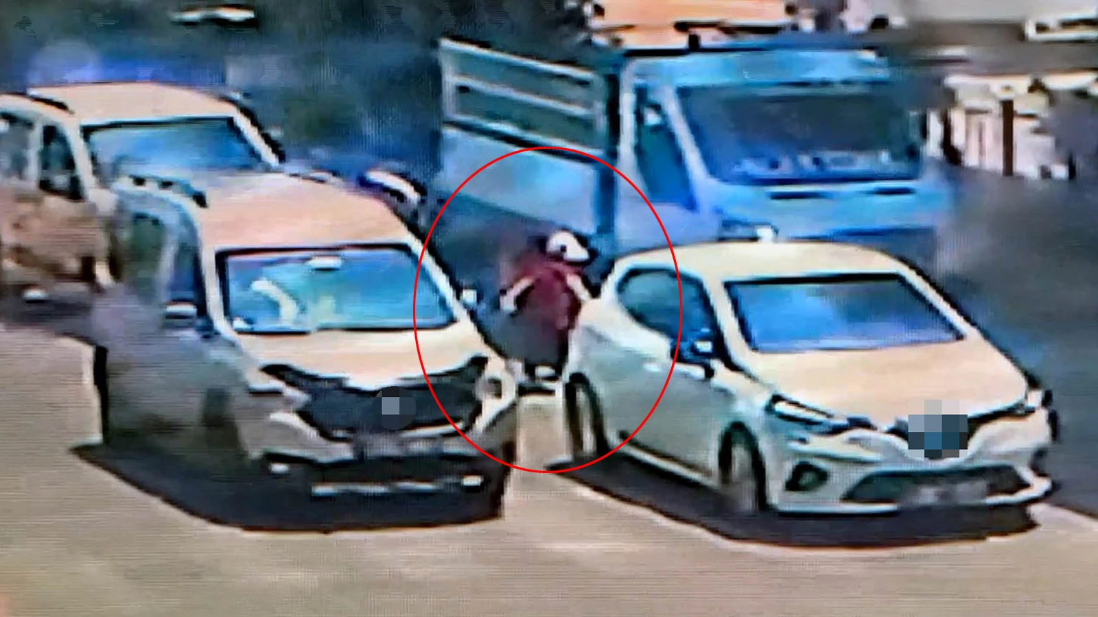Adana’da kan donduran kaza: İki aracın çarptığı çocuk feci şekilde can verdi