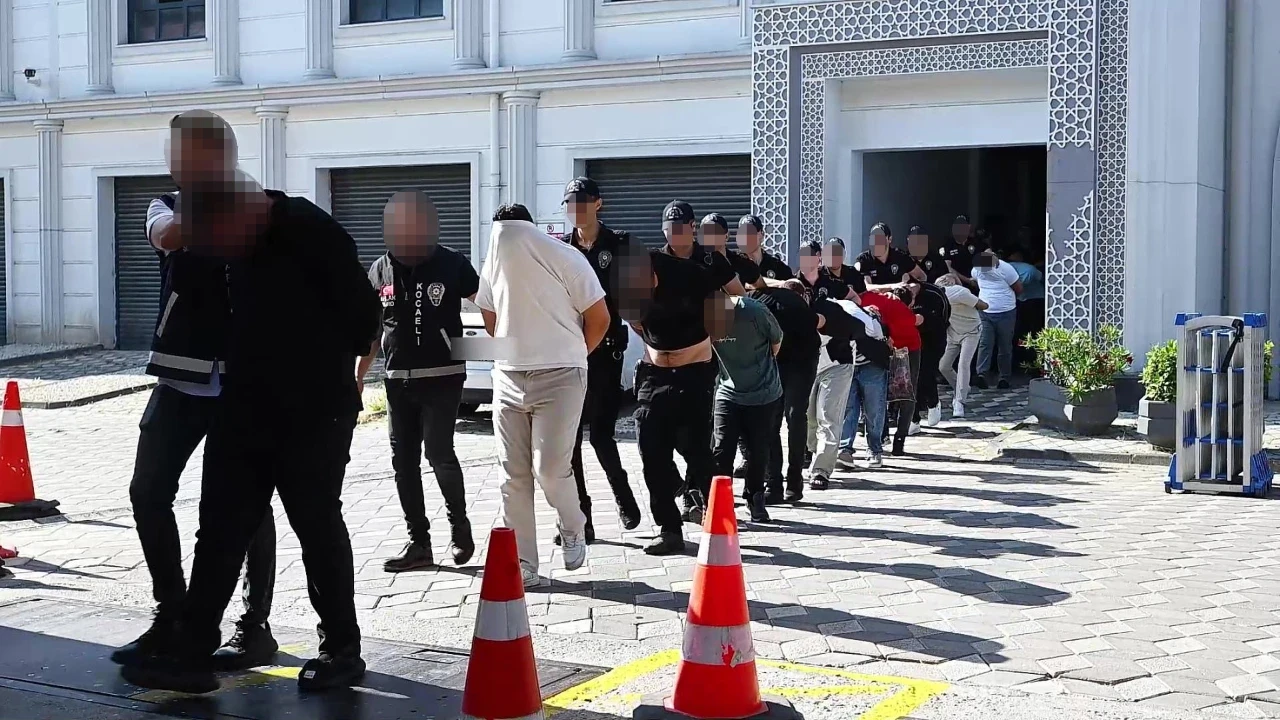 Fuhuş çetesine darbe: 18 kadın kurtarıldı, 14 tutuklama