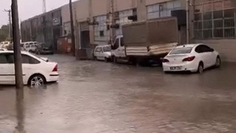 Bursa'da sağanak ve dolu yağışı etkili oldu