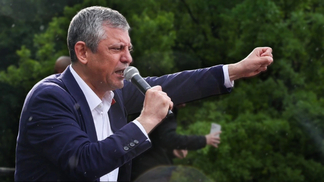 Siyaset tarihini değiştirecek kulis! Özgür Özel'in yeni partisi ile ilgili detaylar ortaya çıktı