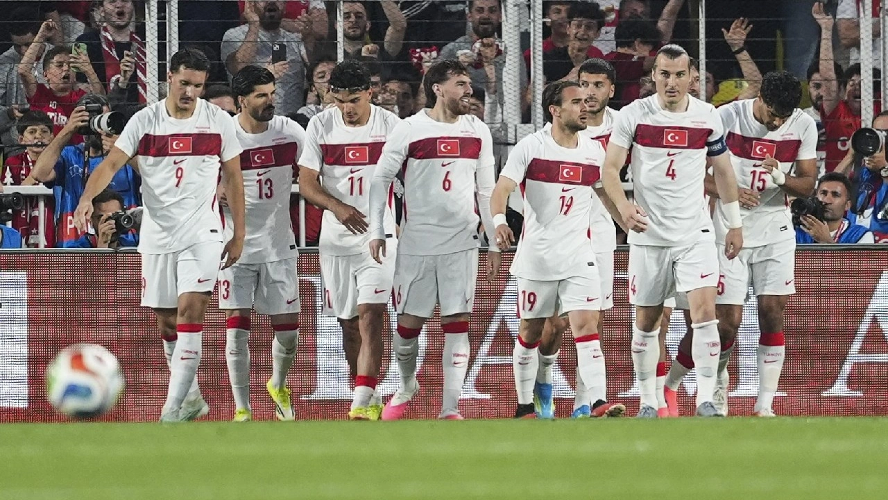 Milli futbolcu rest çekti: Galatasaray'dan başka takıma gitmem