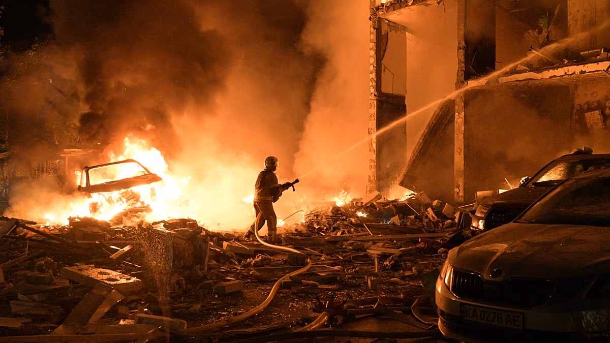 Rusya'dan Kiev'e ağır gece saldırısı: En az 10 ölü, çok sayıda yaralı