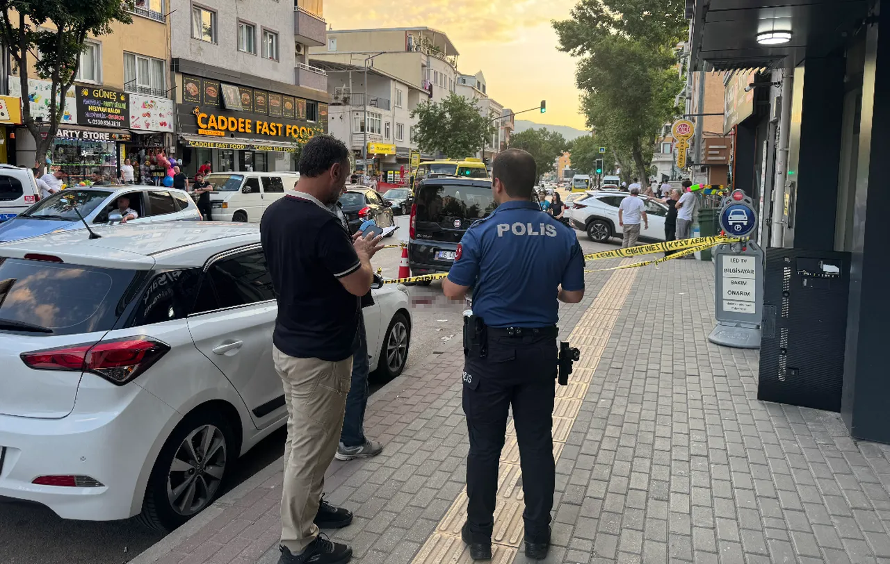 İnternet kavgası sokağa taştı! 22 yaşındaki genç hayatını kaybetti