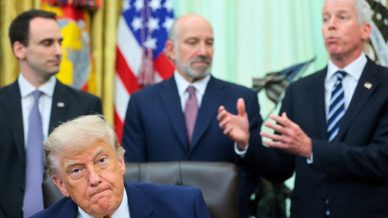 Trump'tan bakanına 'Einstein' çıkışı: Kimsenin umurunda değil!