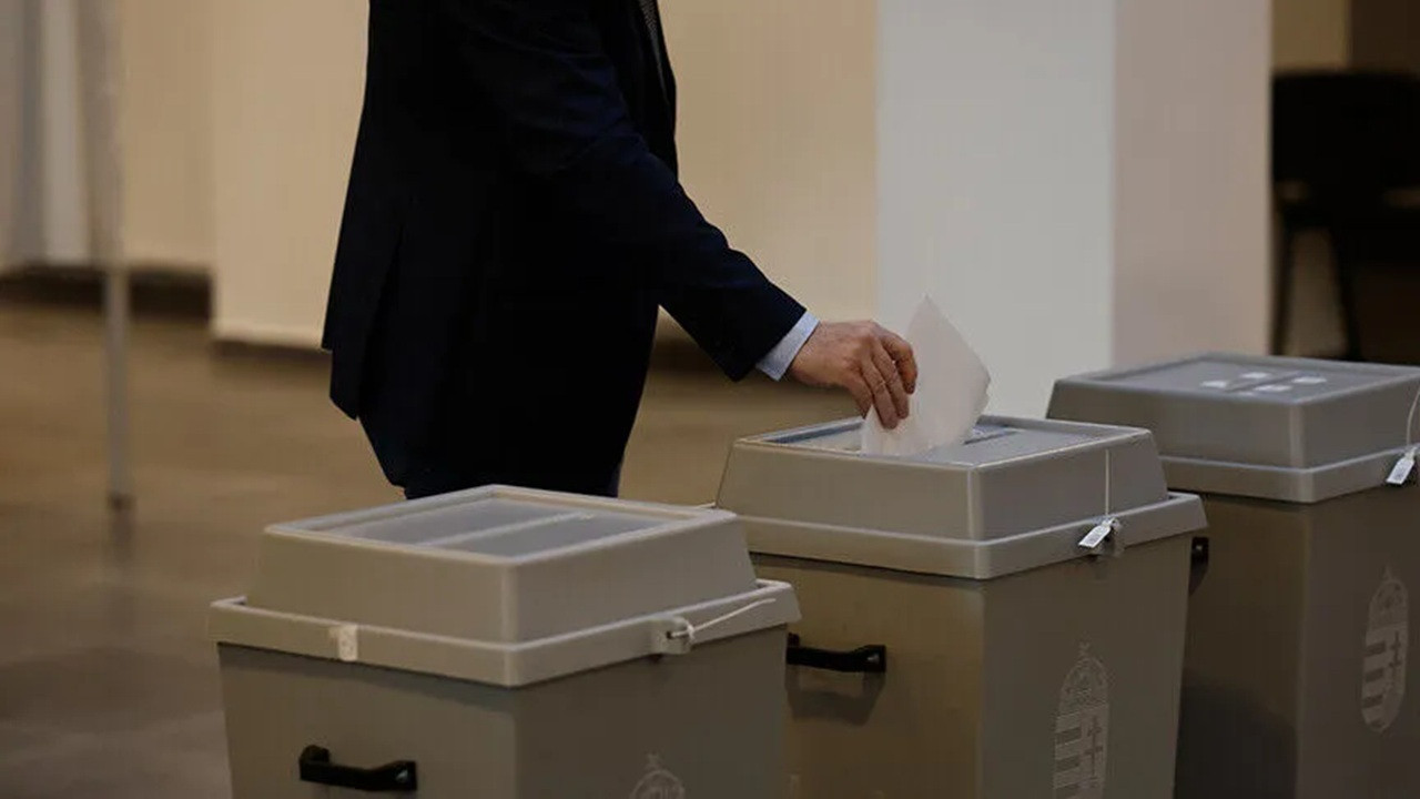 Macaristan oy verme yaşını 16'ya düşürmeye hazırlanıyor