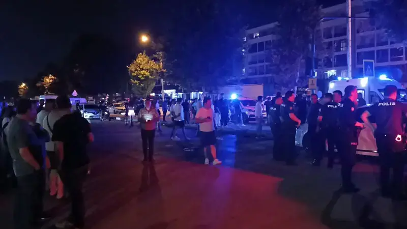 Bursa'da ailelerin de dahil olduğu bıçaklı kavgada 1'i ağır 3 kişi yaralandı