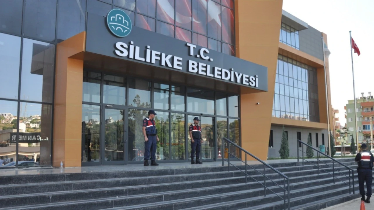 Silifke Belediyesine soruşturmada yeni gözaltı: Başkan Yardımcısı gözaltında