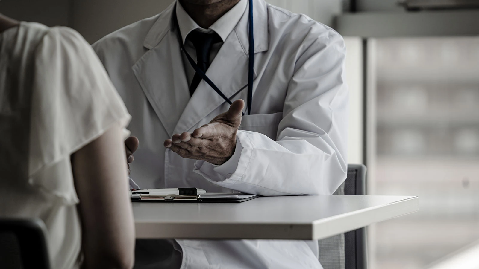 Ağrı'da doktordan skandal 'kadın sünneti' ilanı!