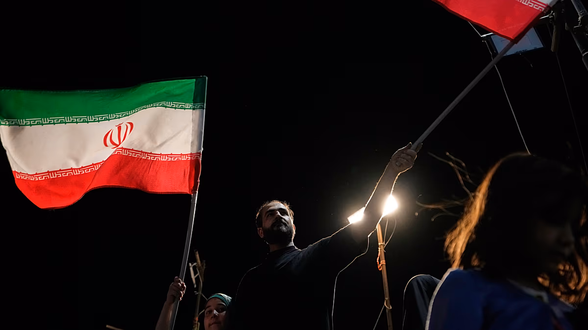 ABD İran'ı vurdu: Trump anlaşmanın 'daha sert olmasını' istiyor
