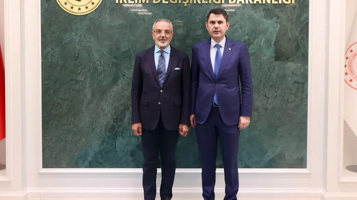 Bakan Kurum, DEM Parti Ağrı Milletvekili Sakık ile bir araya geldi