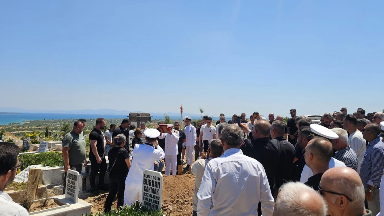 Garnizon Komutanı da oradaydı: Astsubay Açıkgöz dualarla defnedildi
