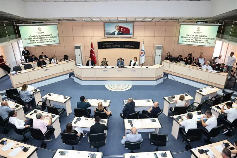 Denizli Büyükşehir’den öğrenci ve ailelere yeni destekler