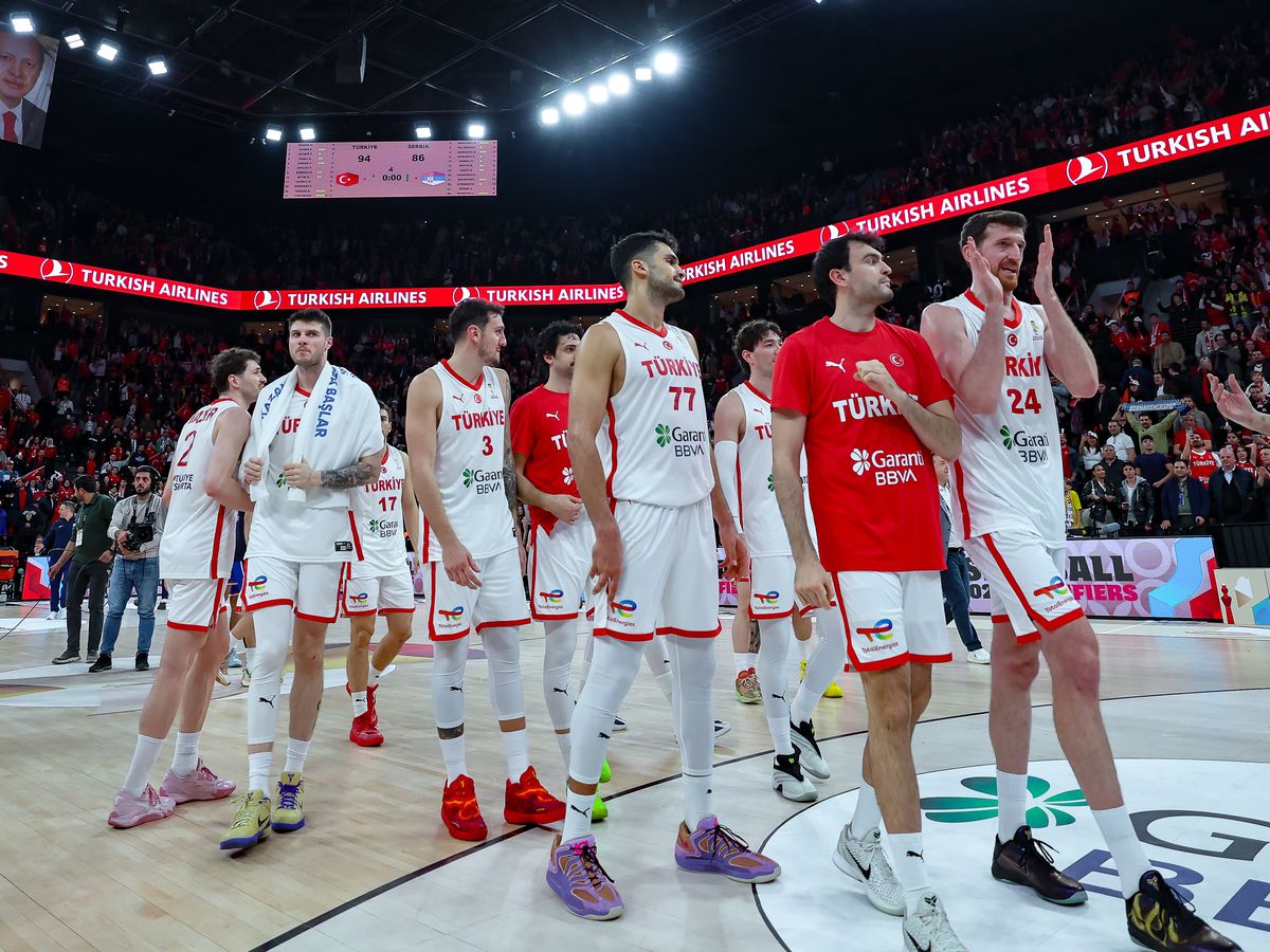 Antalya'ya giden A Milli Erkek Basketbol Takımı'nda Onuralp kadrodan çıkarıldı
