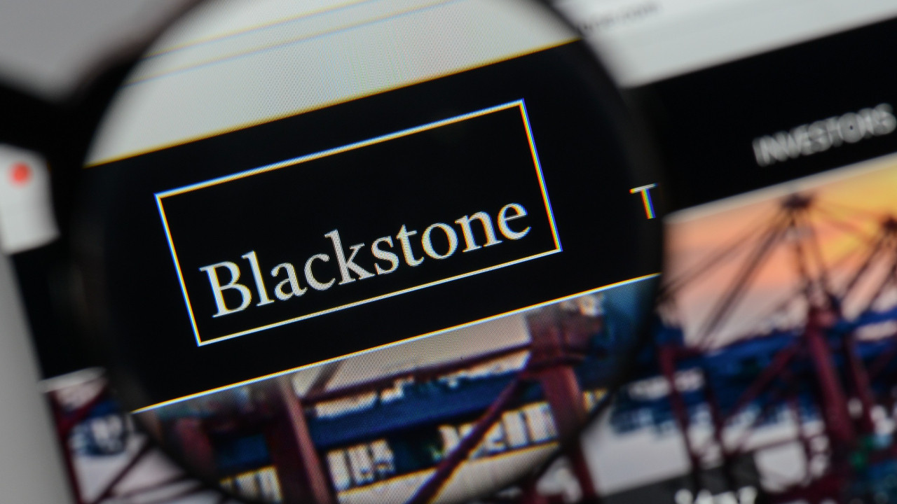 Blackstone özel kredi fonundan para çekilmesine limit getirdi