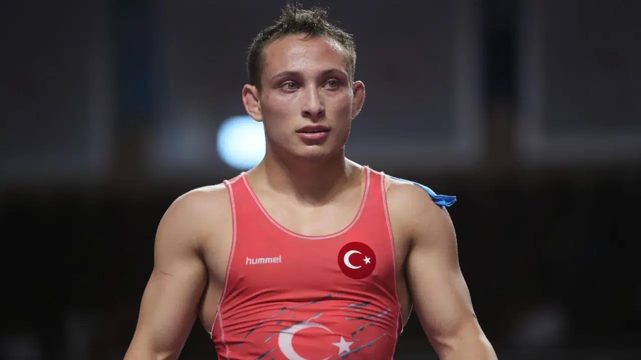 Milli güreşçilerden Moğolistan'da 2 madalya
