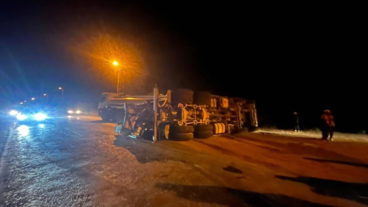 Beton mikseri faciası: Sürücü yaralandı