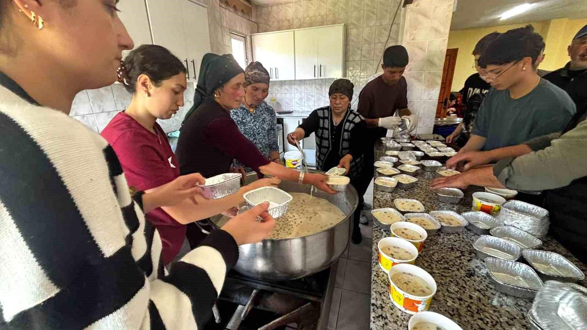Damal'da Aşure lokması programı