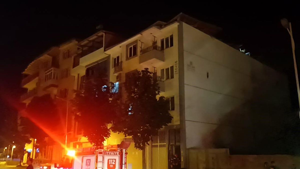 Malatya'da apartman çatısında göçük