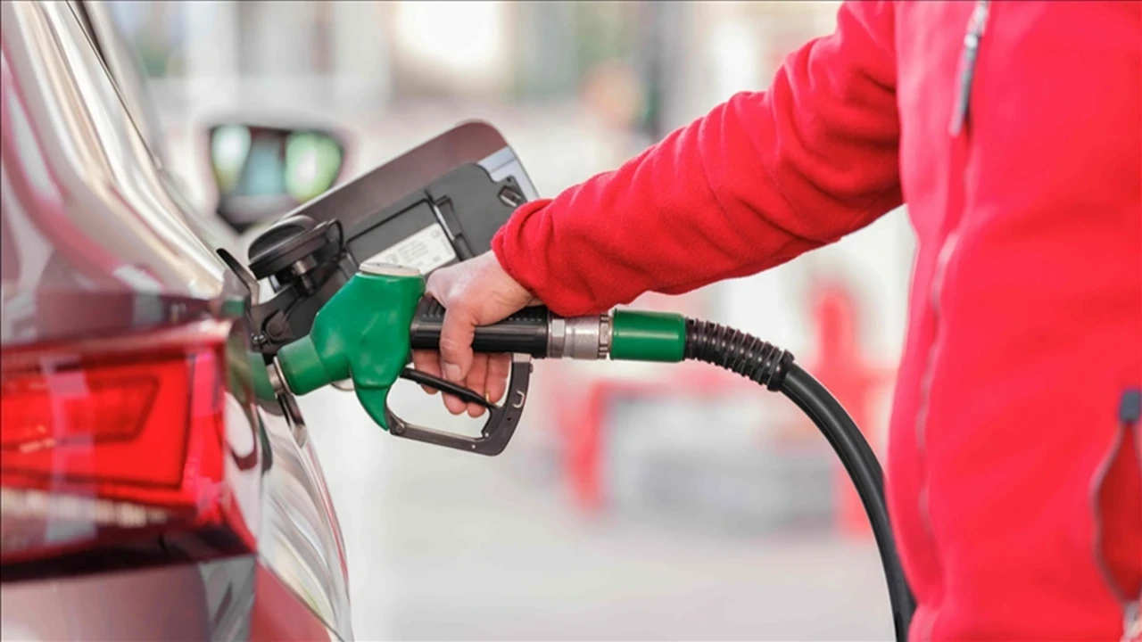 Akaryakıt fiyatlarında son durum! Benzin, motorin ve LPG'ye zam, indirim var mı? (3 Temmuz 2026)