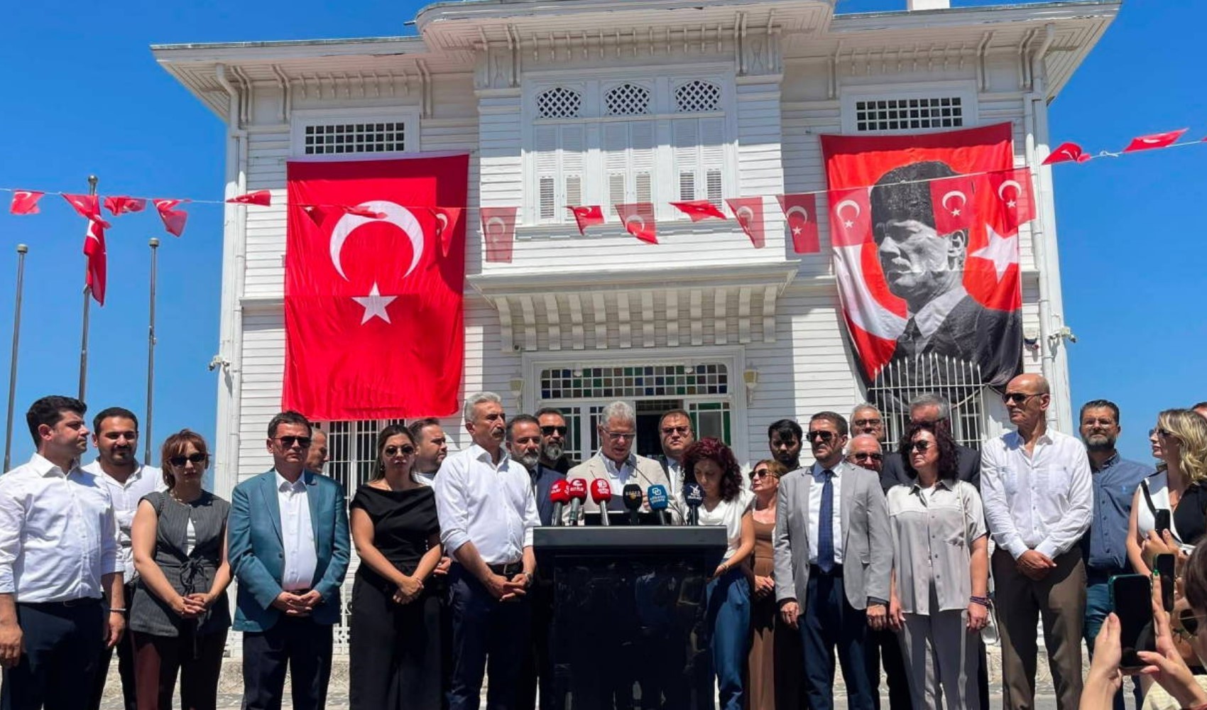 Mudanya'da İsmet İnönü protestosu: 'Açık bir özür bekliyoruz'