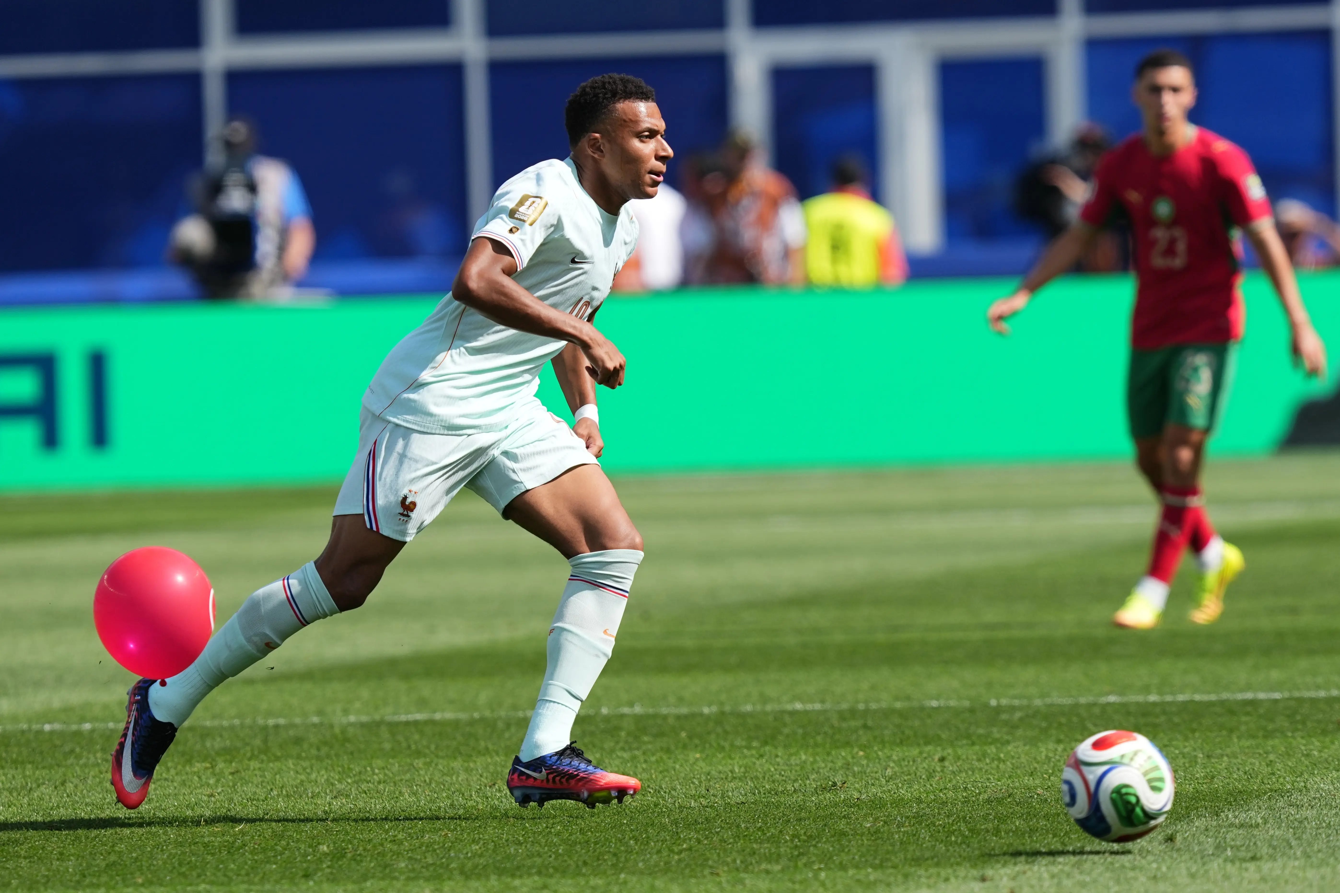 Samuel Eto'o'dan Mbappe'ye destek: Onda kibir görmüyorum