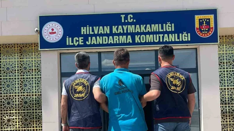 Kılık değiştirerek saklanan cinayet zanlısı yakalandı