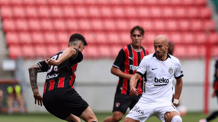 Beşiktaş'tan tatsız prova! 3 gollü mağlubiyet