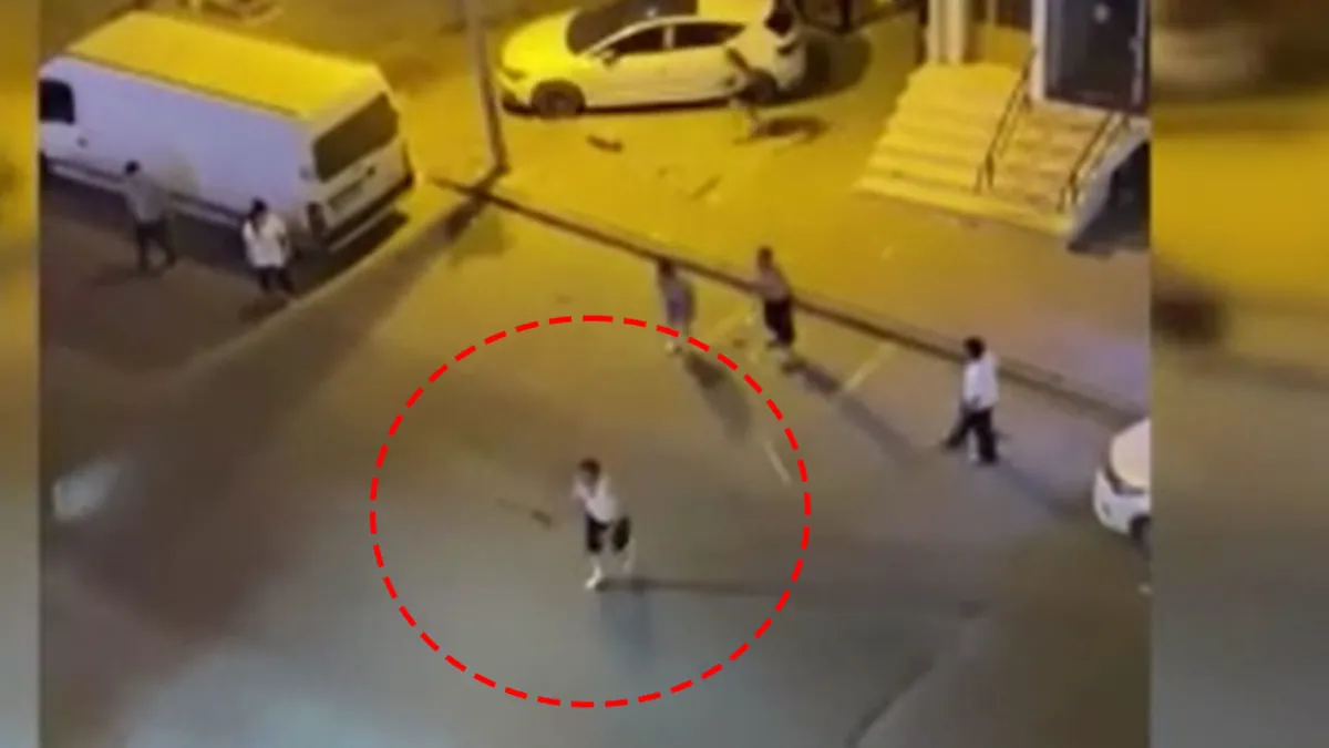Esenyurt'ta dehşet gecesi! Tartışma kısa sürede kılıçlı kavgaya dönüştü: O anlar kamerada